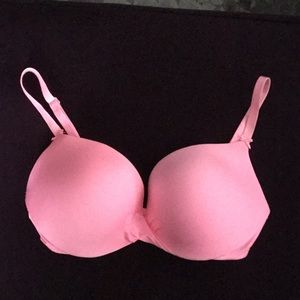 Victoria’s Secret pink plunge padded bra